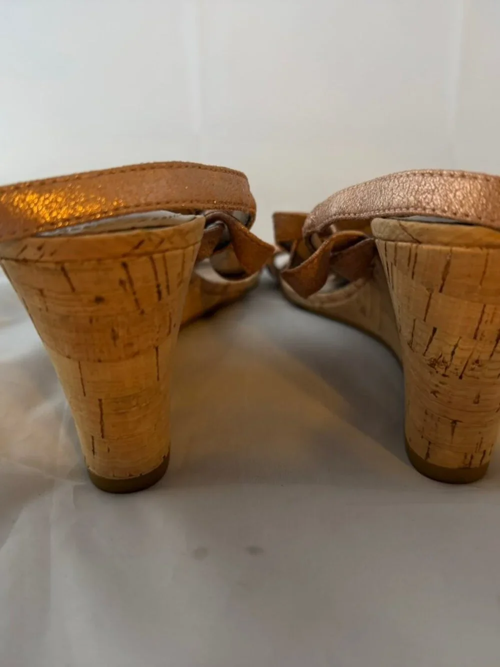 Donald J. Pliner  Jooli T-Strap Wedge Sandal in Rose Gold Leather   Women Size 6